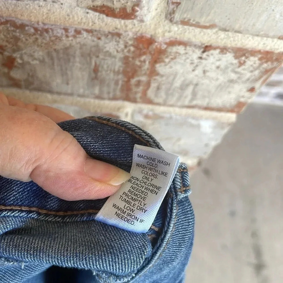 Est. 1946 Curvy Blue Denim Cropped Jeans - Picture 9 of 9